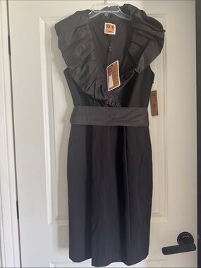 Nue by Shani Black One-Shoulder Ruffle Collar Dress